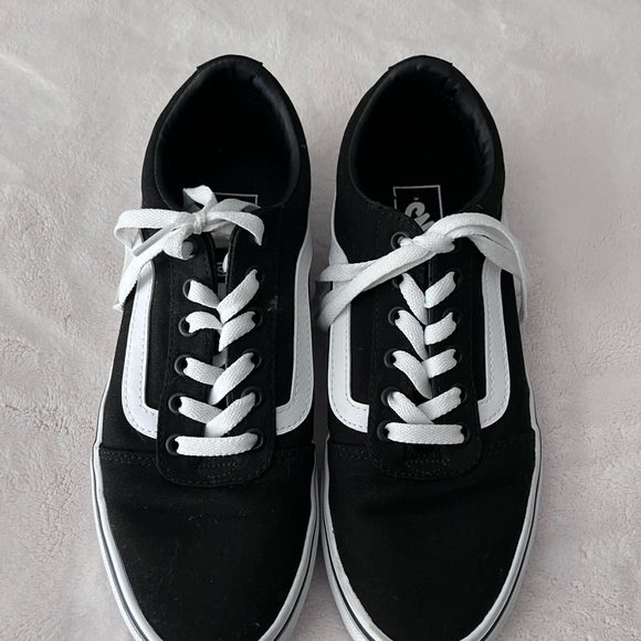 Women’s Vans Shoes like new - Picture 2 of 5